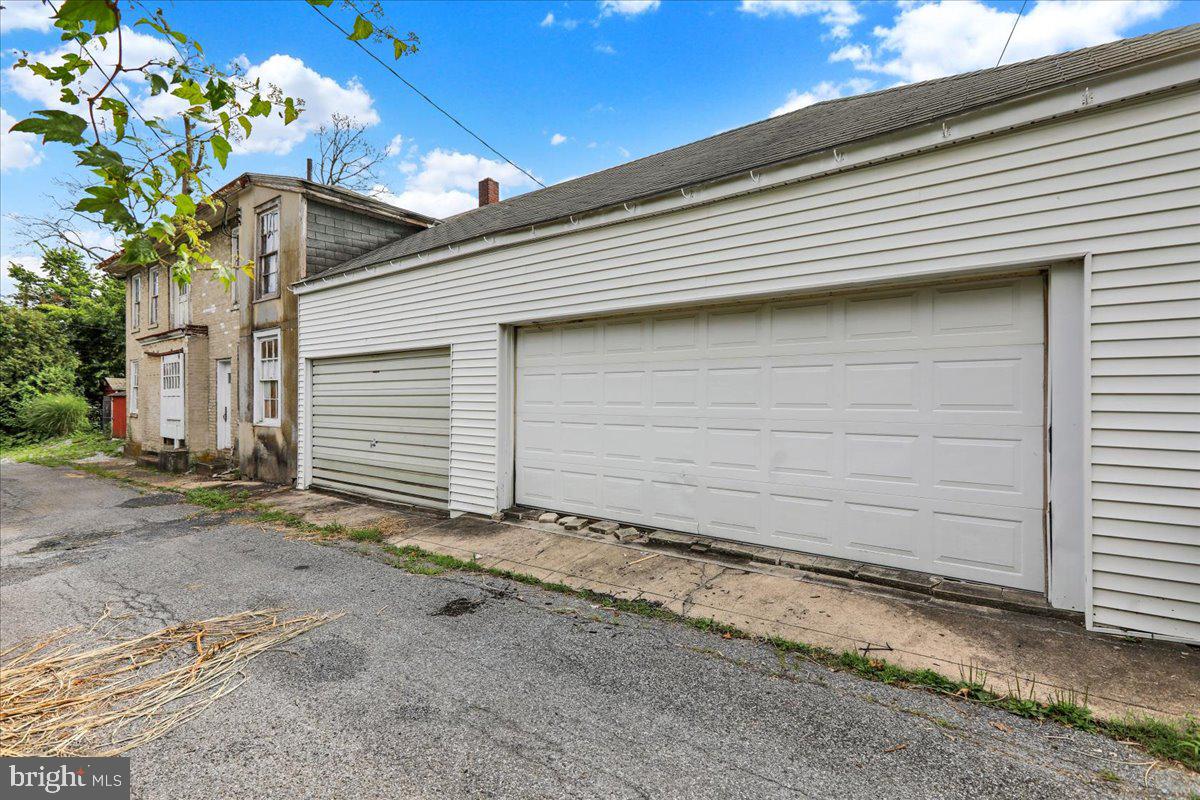 207 State Street Reading, PA 19607 - Photo 50 of 55 3 car garage- entrance from alley