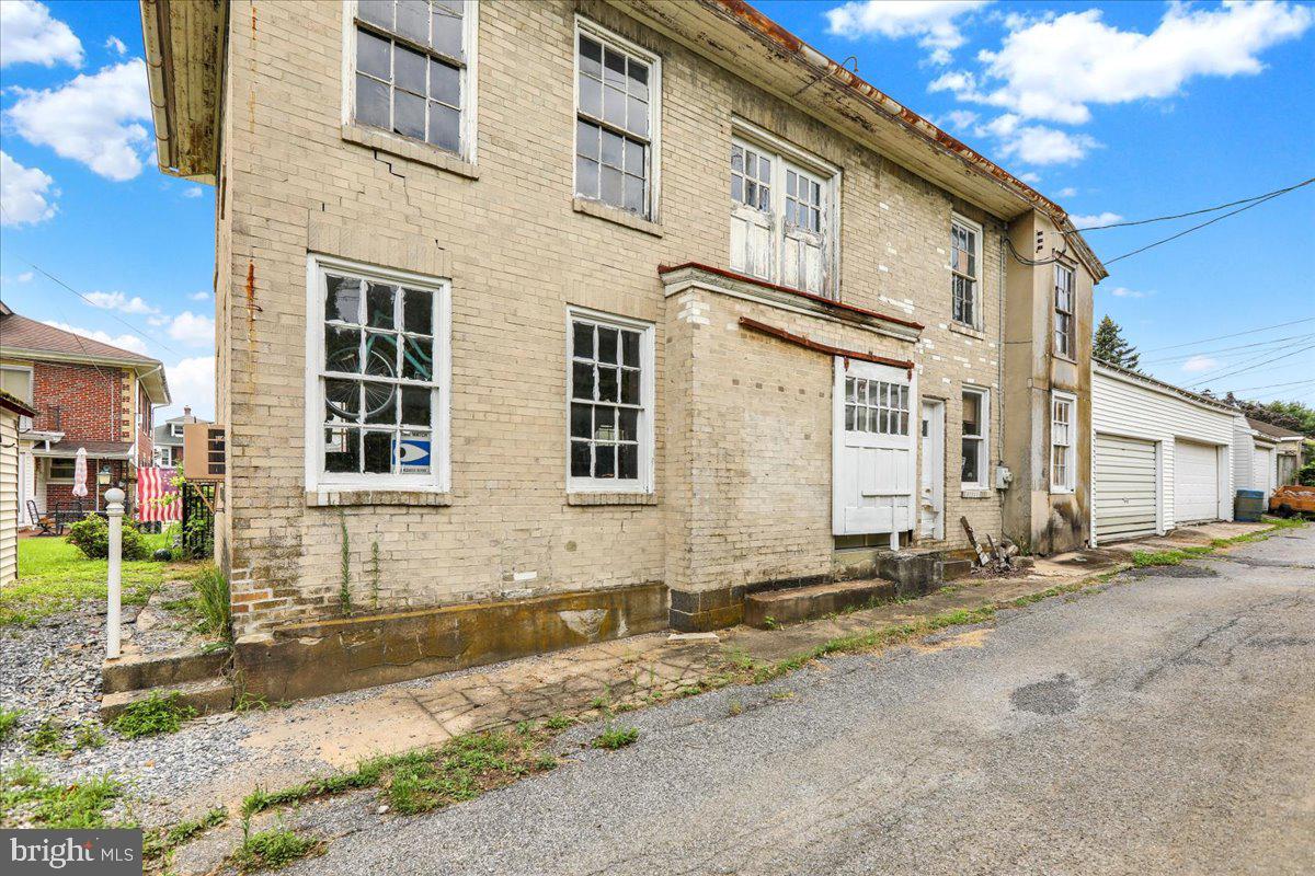 207 State Street Reading, PA 19607 - Photo 52 of 55 a front view of a house with a yard