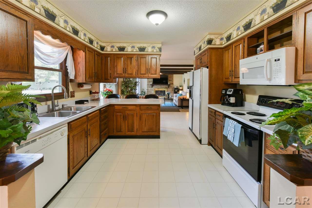 2833 West Russell Road Tecumseh, MI 49286 - Photo 20 of 53 31385651-19.JPG