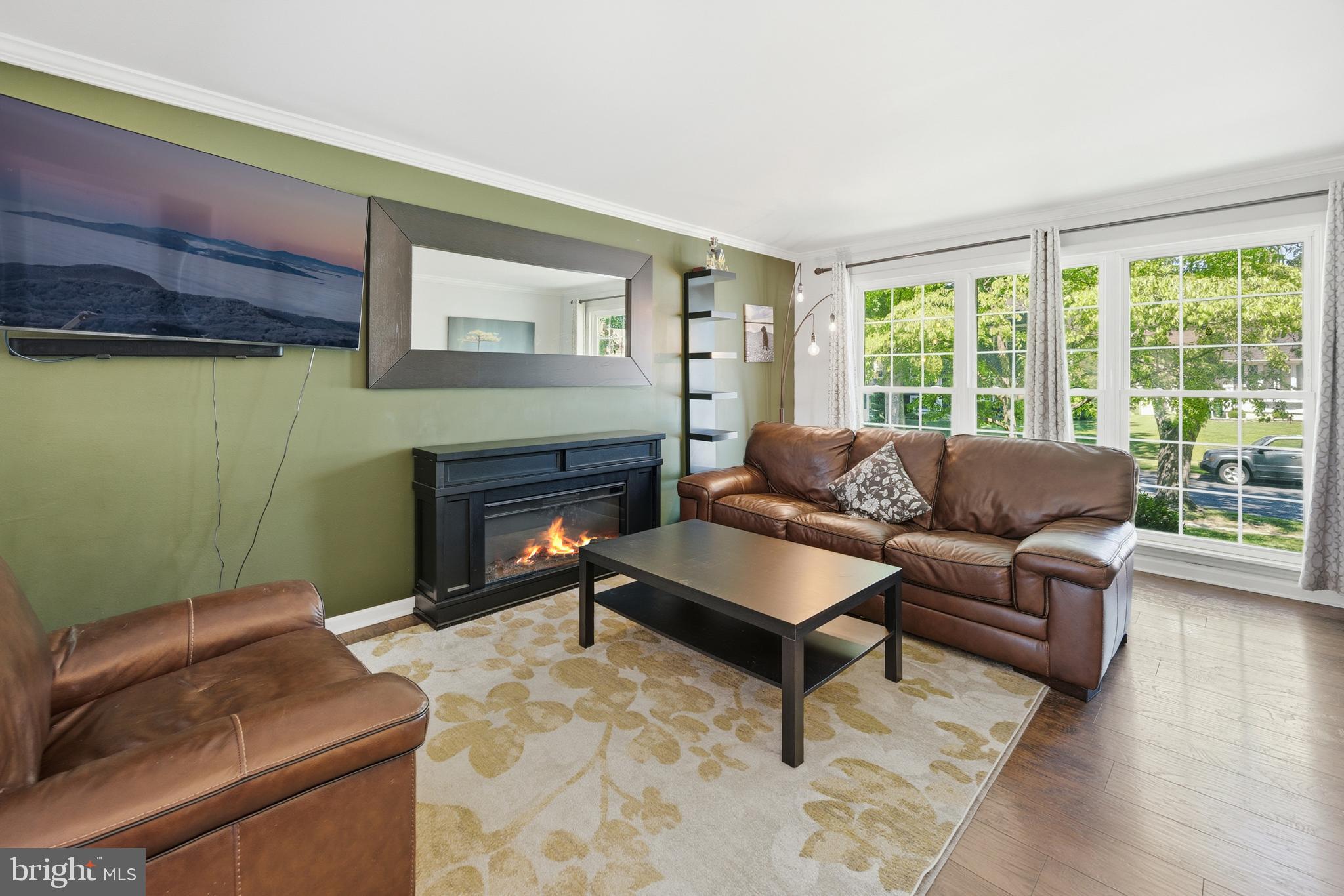 117 Ridge Road Cherry Hill, NJ 08002 - Photo 5 of 41 Large front window