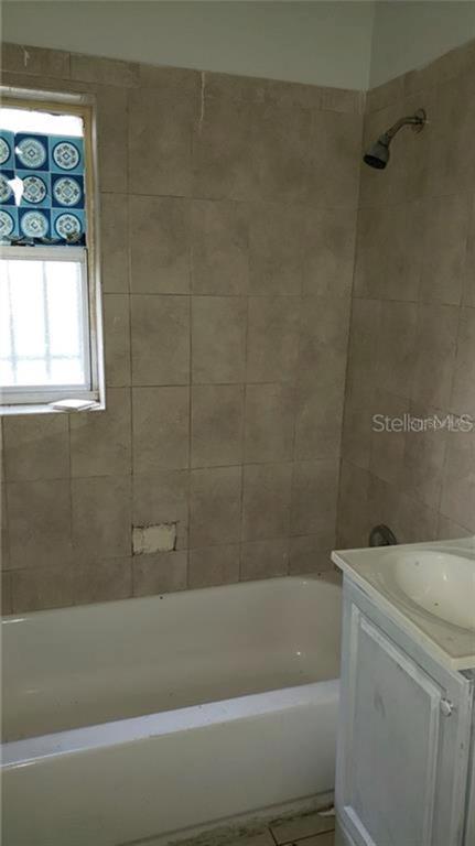 1102 Emeralda Road Orlando, FL 32808 - Photo 12 of 14