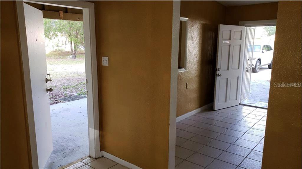 1102 Emeralda Road Orlando, FL 32808 - Photo 7 of 14