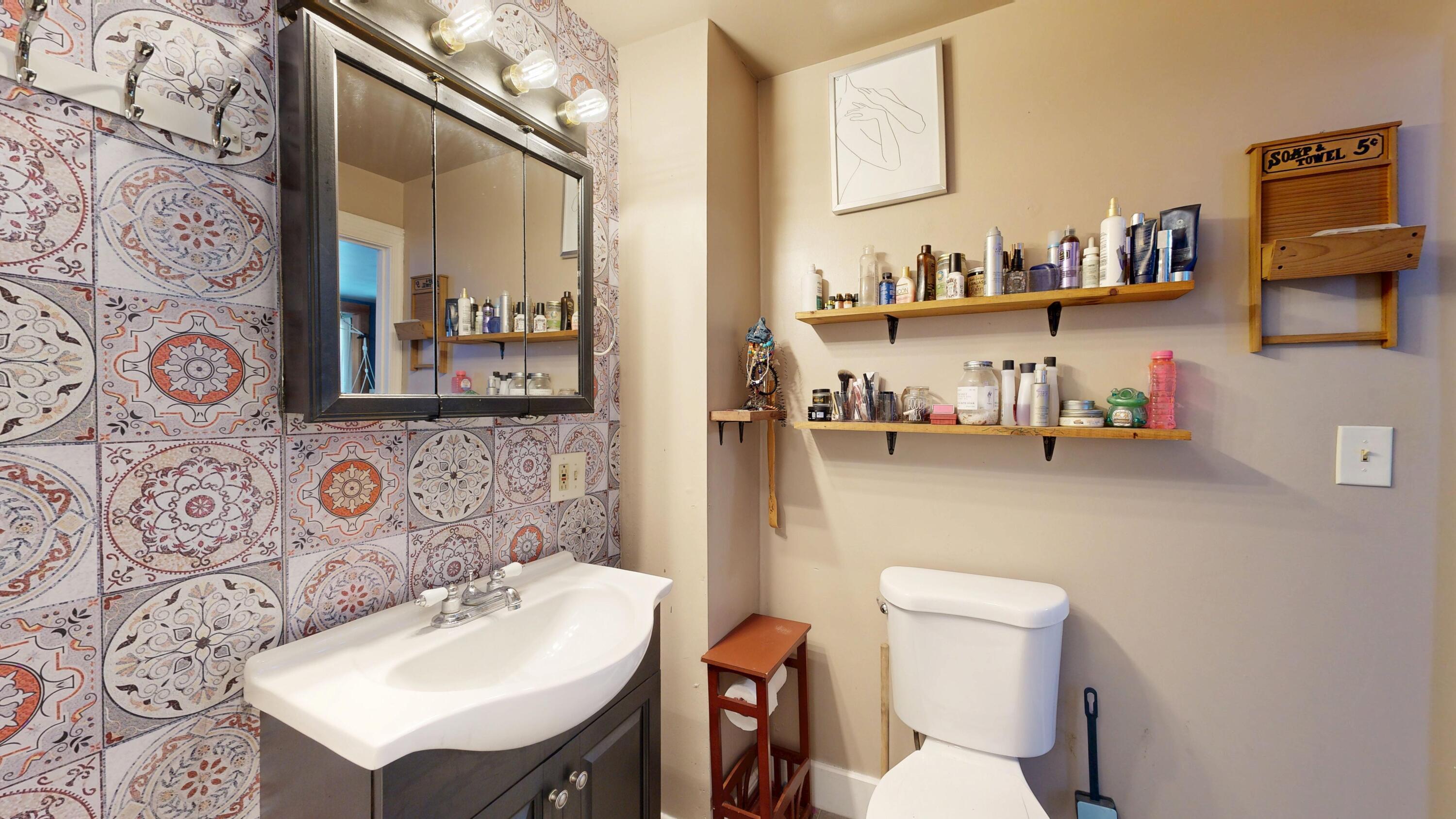 3950 West River Road Sidney, ME 04330 - Photo 14 of 33 Bathroom