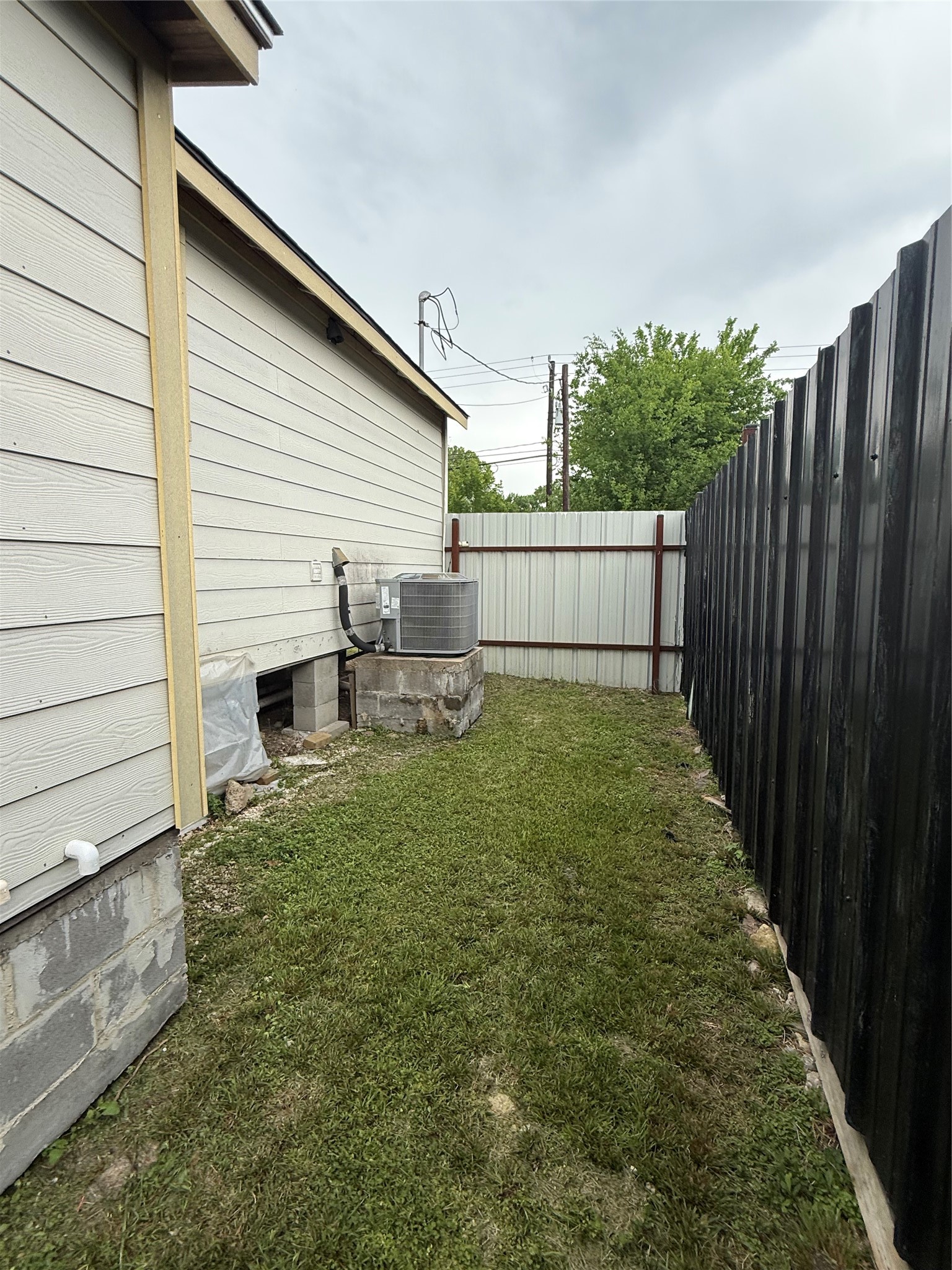 10338 Aldine Westfield Road Houston, TX 77093 - Photo 8 of 18