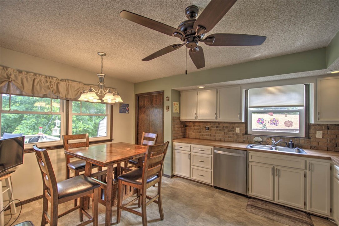 4652 Butler Drive Decatur, IL 62526 - Photo 13 of 38
