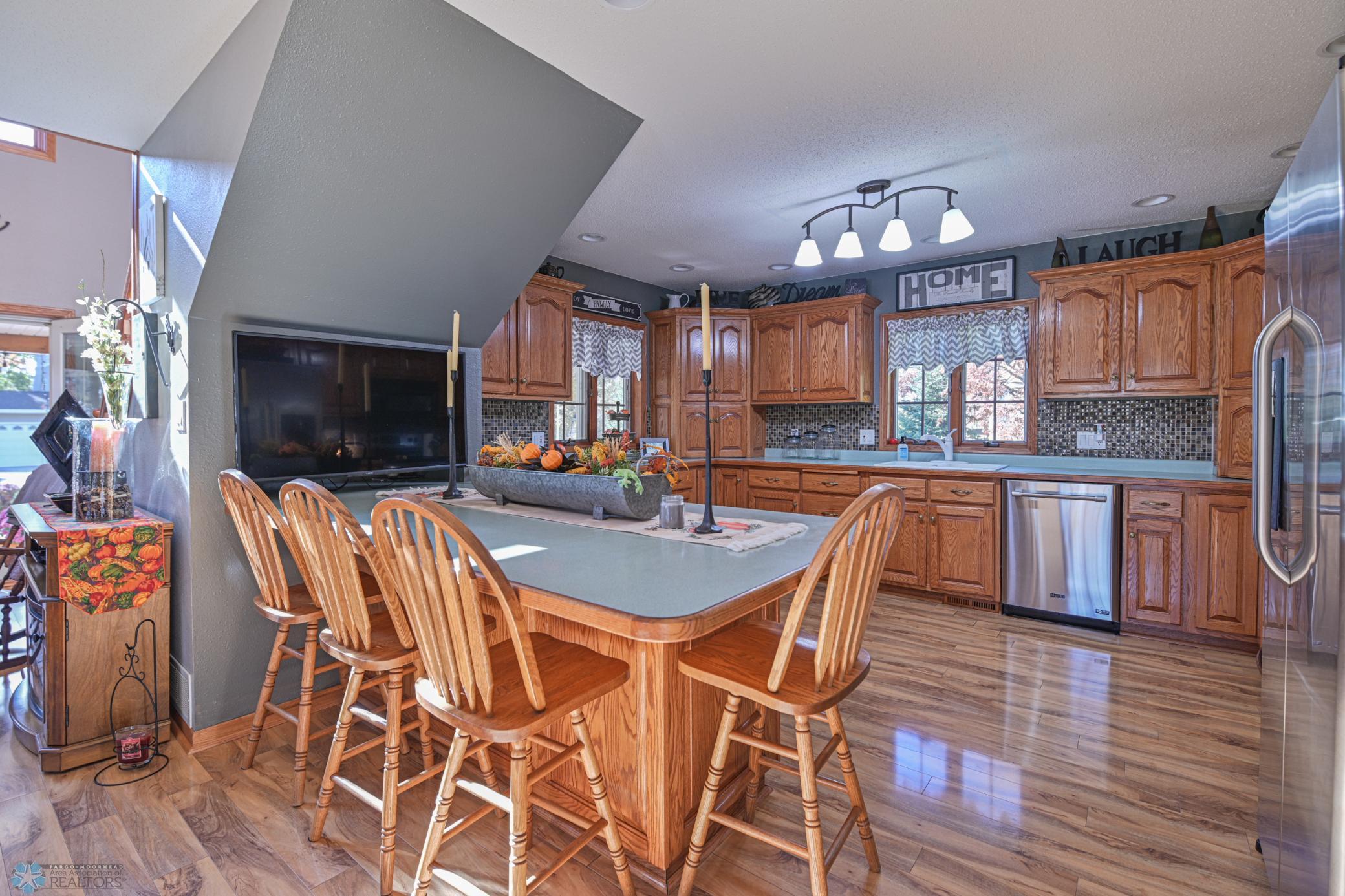 429 West Bridge Avenue Warren, MN 56762 - Photo 11 of 51