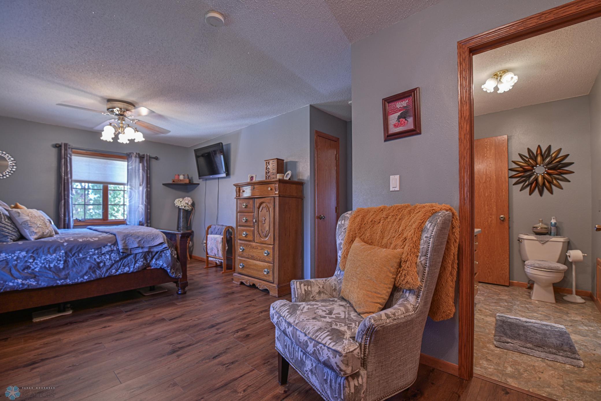 429 West Bridge Avenue Warren, MN 56762 - Photo 19 of 51