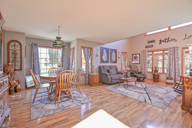 $289,900 | 429 West Bridge Avenue, Warren, MN 56762