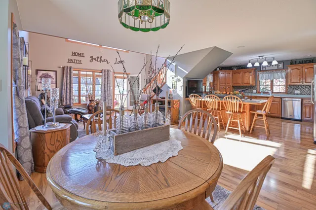 $289,900 | 429 West Bridge Avenue, Warren, MN 56762