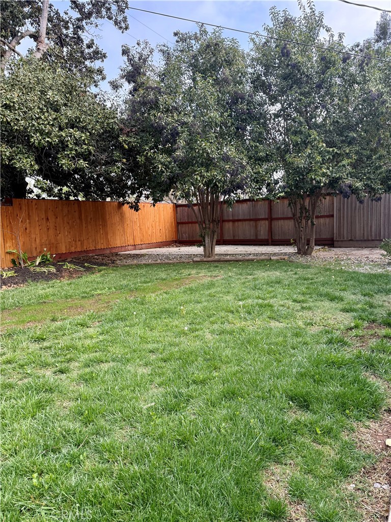 1094 Rey Circle Chico, CA 95926 - Photo 4 of 30 a view of a yard