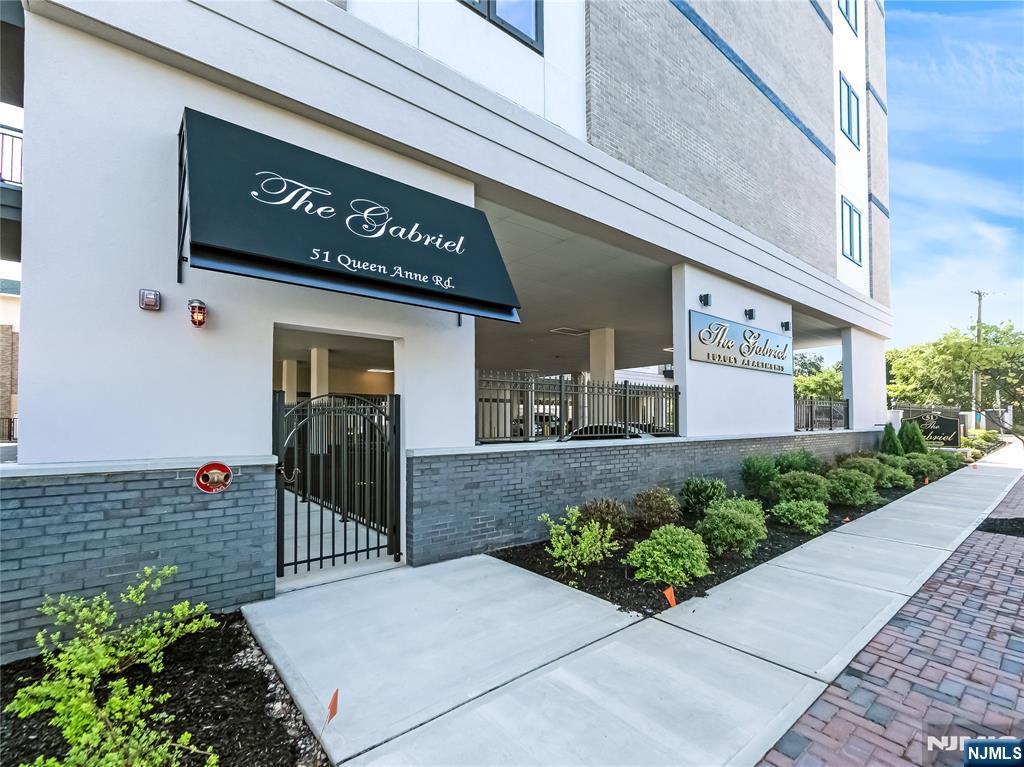 51 Queen Anne Road, Unit 301 Bogota, NJ 07603 - Photo 2 of 23