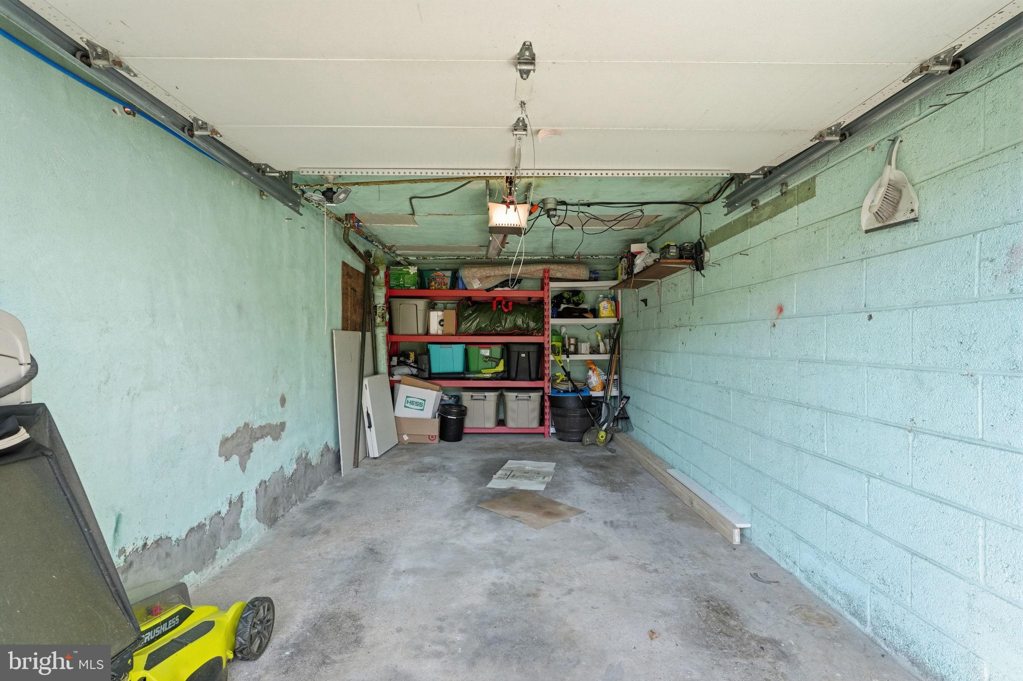 3252 Fordham Road Philadelphia, PA 19114 - Photo 28 of 29 Garage