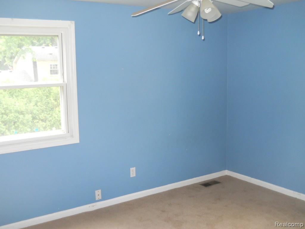 17557 Wayne Road Livonia, MI 48152 - Photo 11 of 20 bedroom 3.jpg