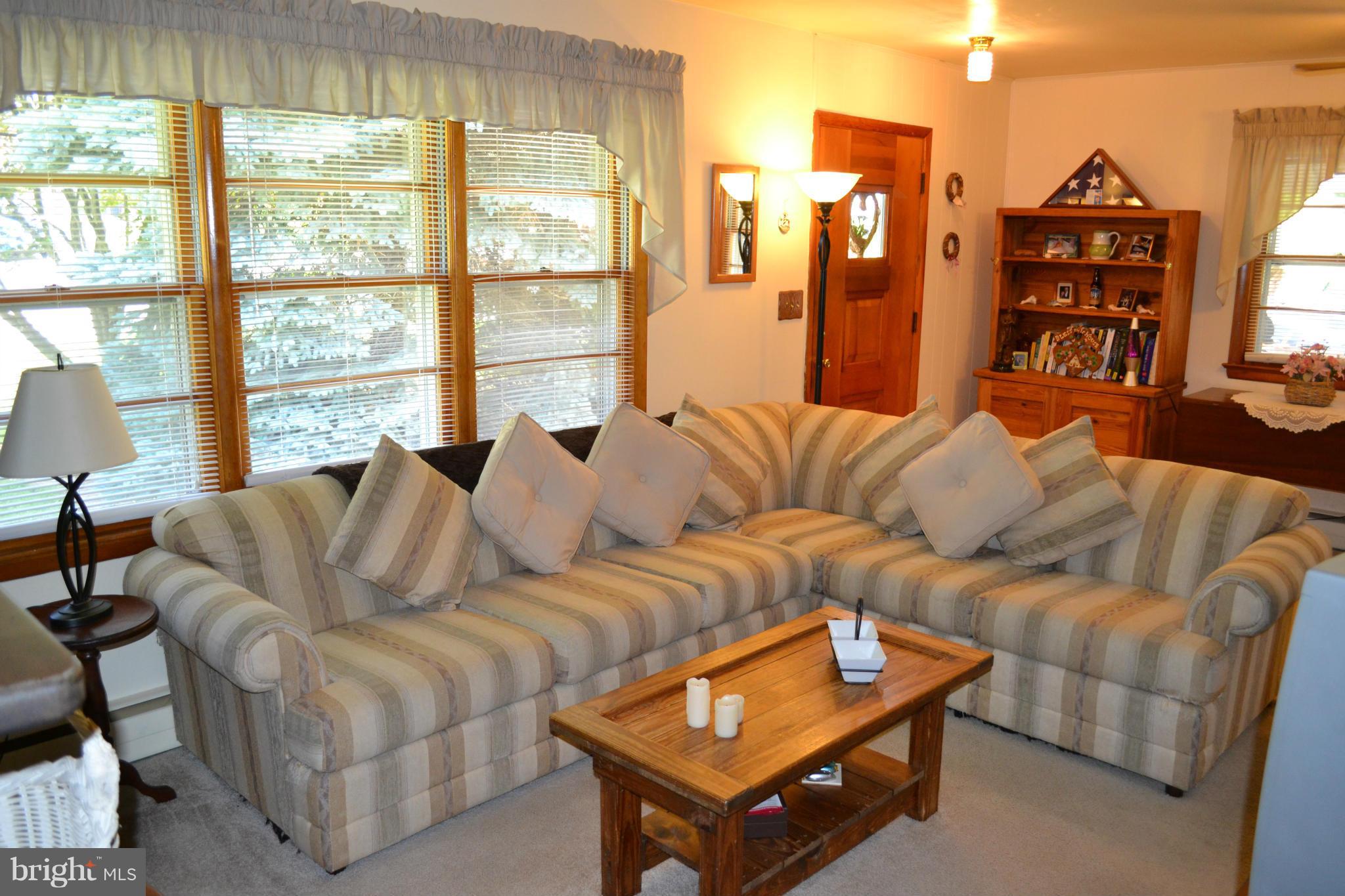 506 Prospect Road Mount Airy, MD 21771 - Photo 3 of 16 Living Room