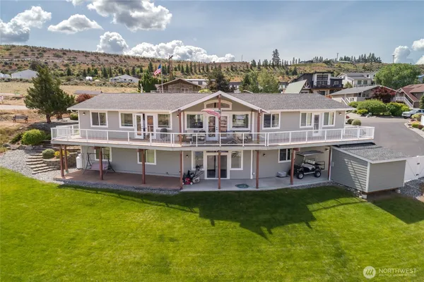 $899,000 | 275 East Emerson Drive, Orondo, WA 98843