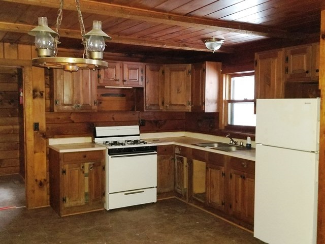 761 Faraway Road Dalton, NH 03598 - Photo 2 of 25