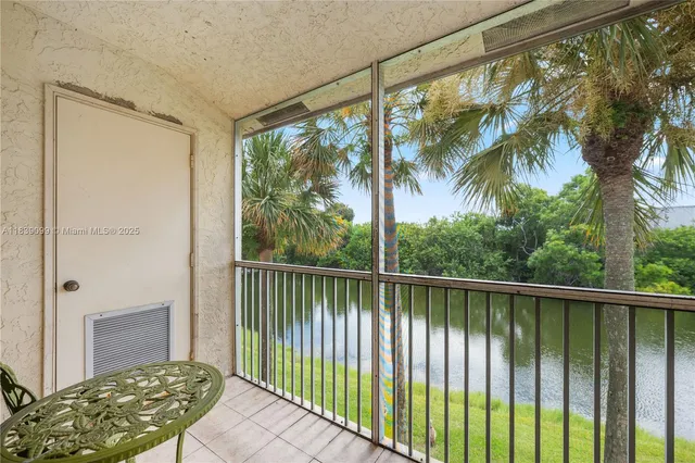 $220,000 | 5560 Lakeside Drive, Unit 204, Margate, FL 33063