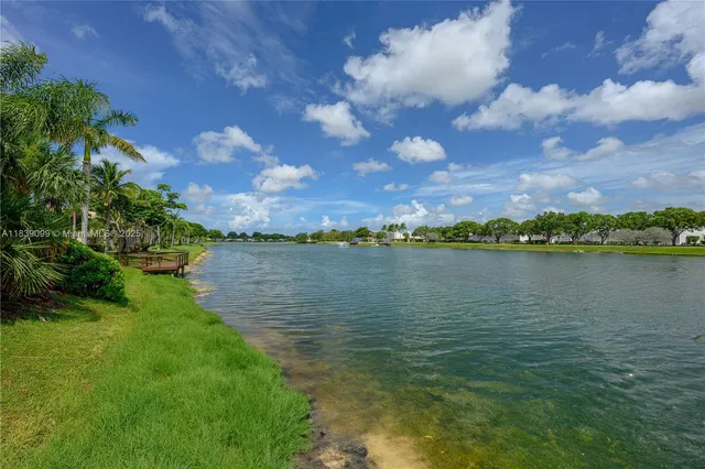 $220,000 | 5560 Lakeside Drive, Unit 204, Margate, FL 33063