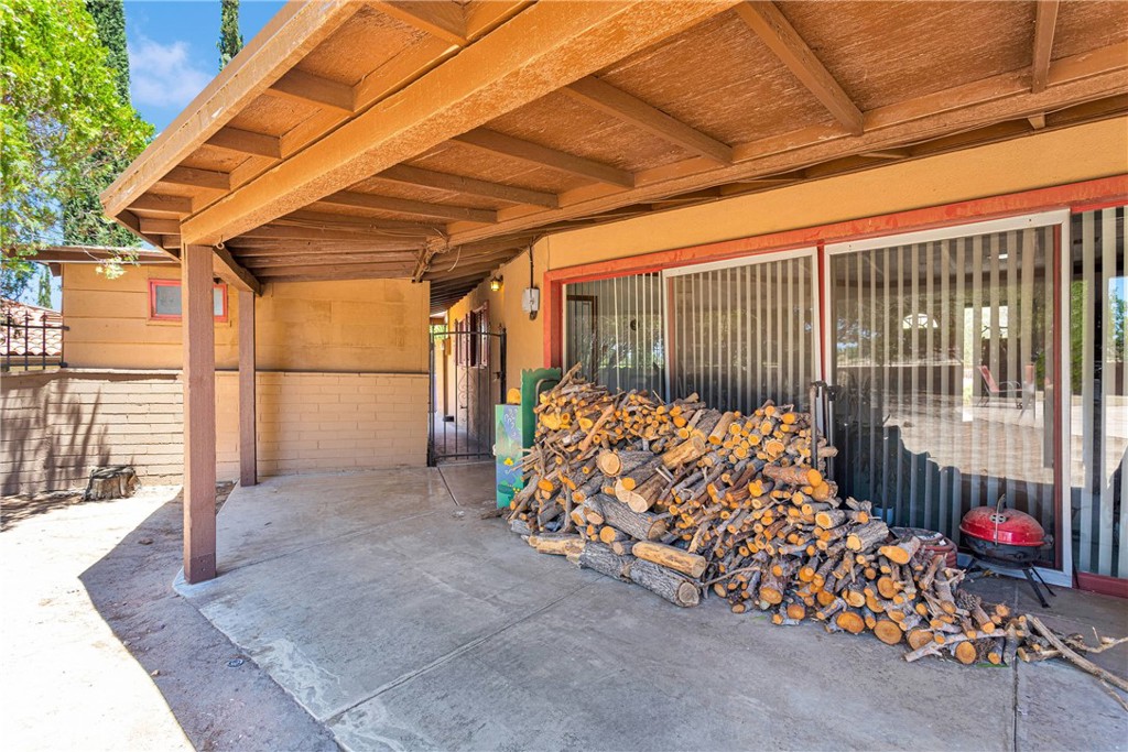 19955 Chickasaw Road Apple Valley, CA 92307 - Photo 47 of 60 a view of outdoor space