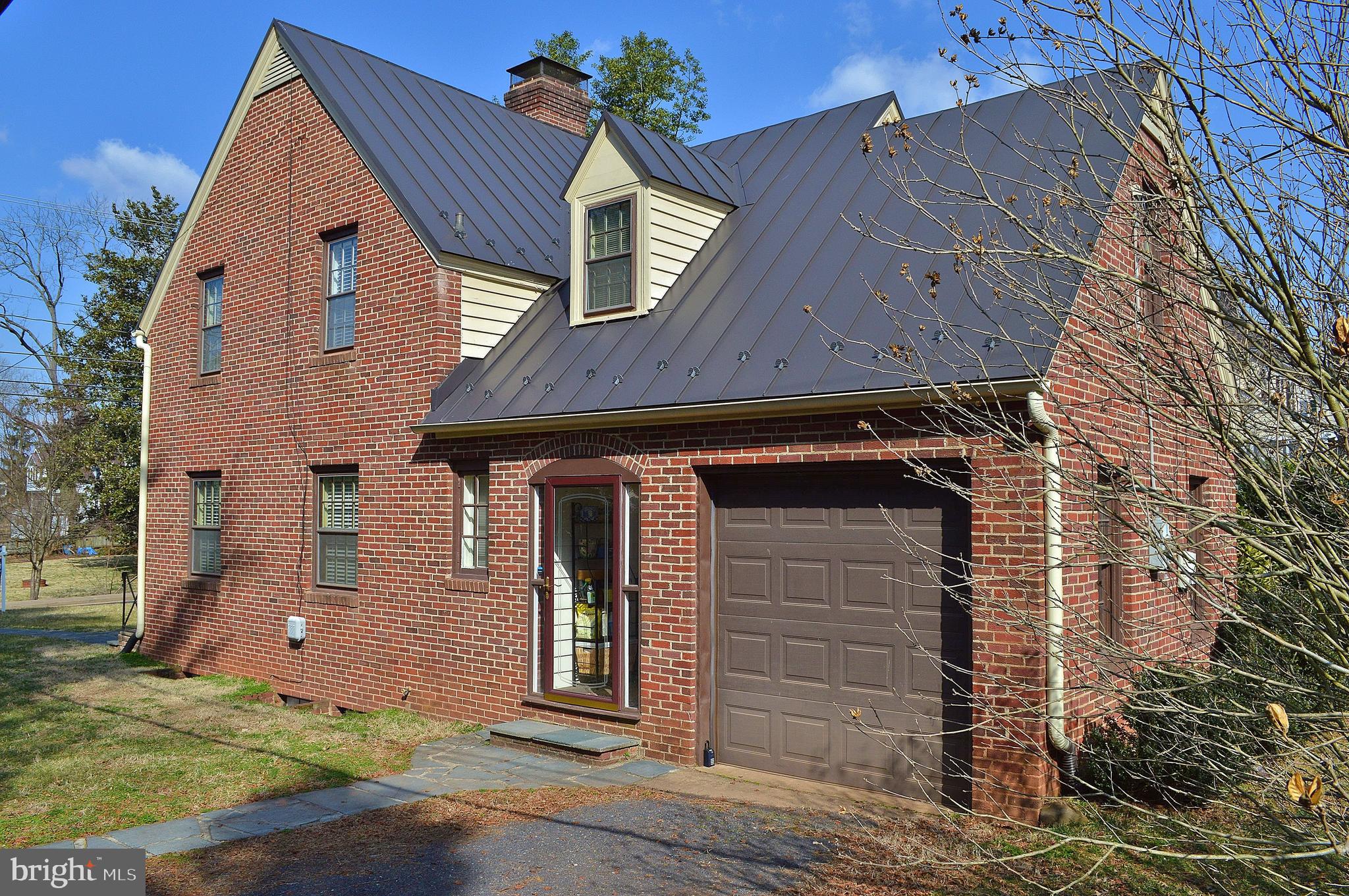 713 South Blue Ridge Avenue Culpeper, VA 22701 - Photo 3 of 27 Gallery Image 3