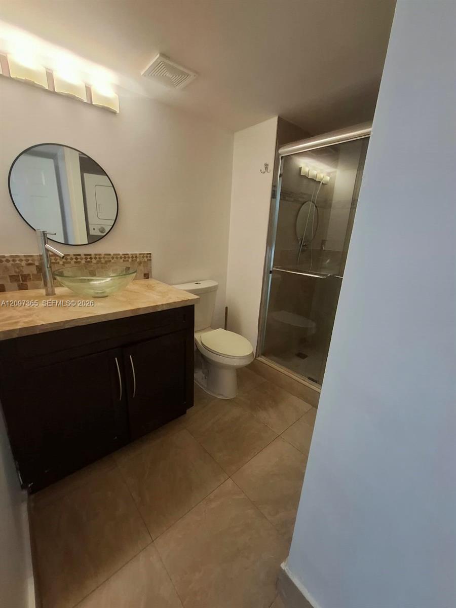 320 Racquet Club Road, Unit 104 Weston, FL 33326 - Photo 11 of 28 Gallery Image 11