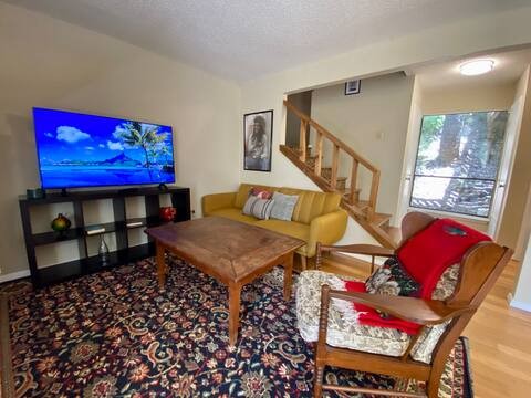 903 The High Road Austin, TX 78746 - Photo 2 of 39 a living room with furniture