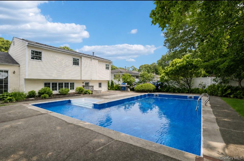 12 Larry Road Selden, NY 11784 - Photo 43 of 47 Gallery Image 43
