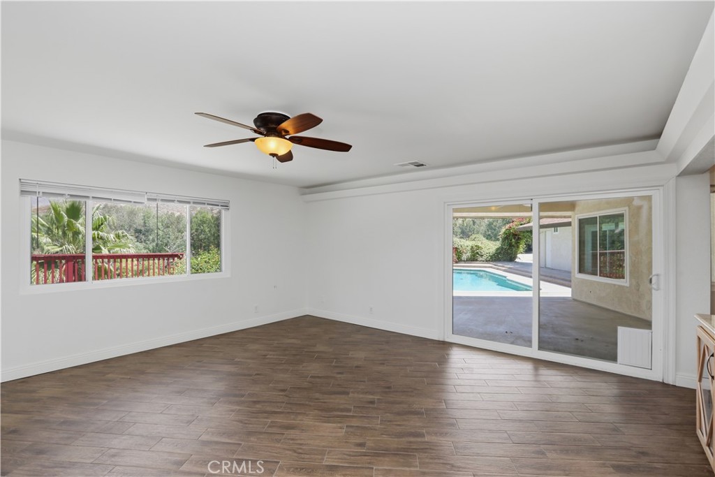 700 Vía Concepcion Riverside, CA 92506 - Photo 15 of 47