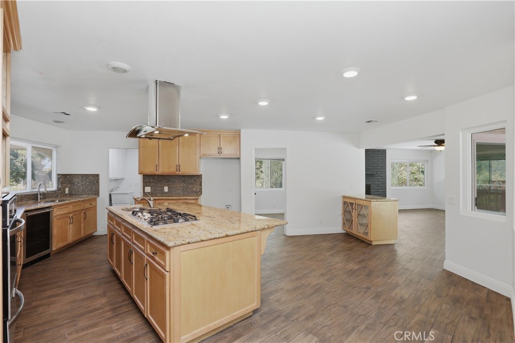 700 Vía Concepcion Riverside, CA 92506 - Photo 16 of 47