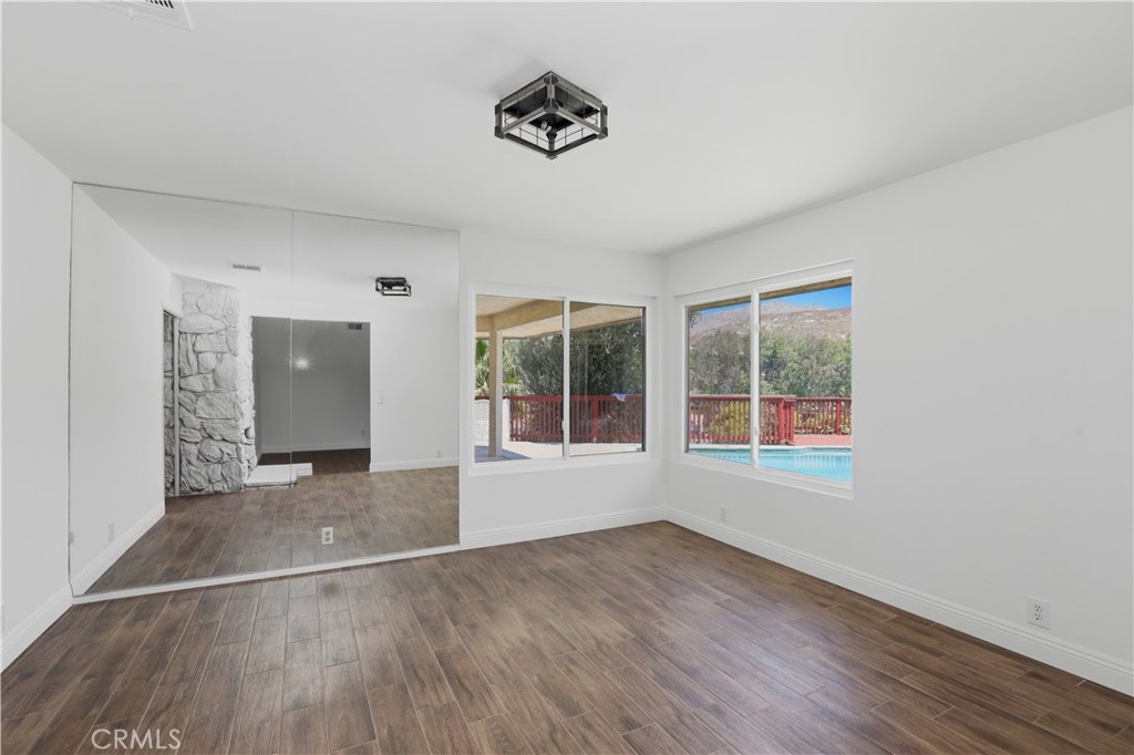 700 Vía Concepcion Riverside, CA 92506 - Photo 22 of 47