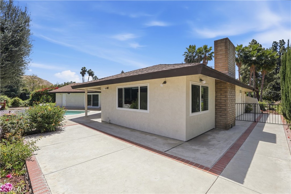 700 Vía Concepcion Riverside, CA 92506 - Photo 39 of 47