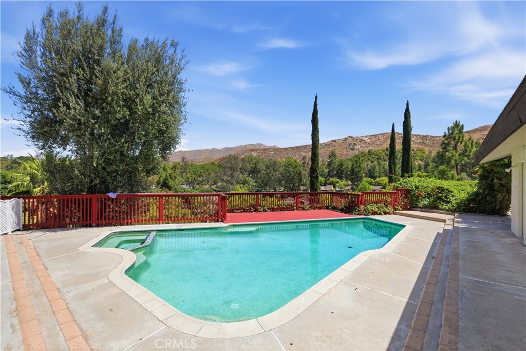700 Vía Concepcion Riverside, CA 92506 - Photo 41 of 47