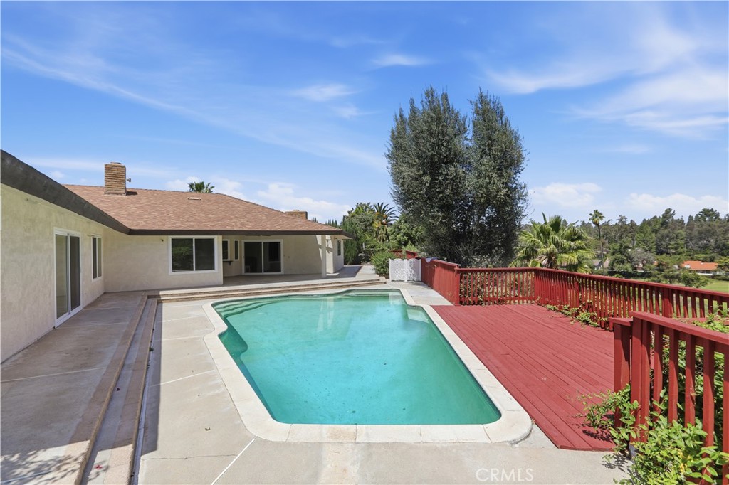700 Vía Concepcion Riverside, CA 92506 - Photo 42 of 47