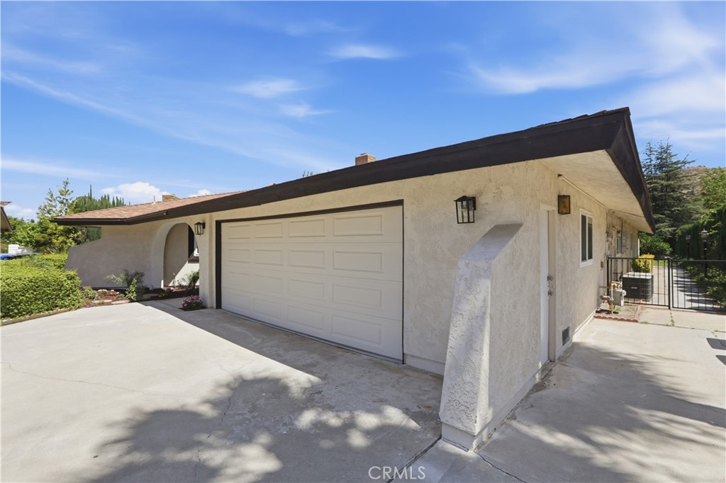 700 Vía Concepcion Riverside, CA 92506 - Photo 6 of 47