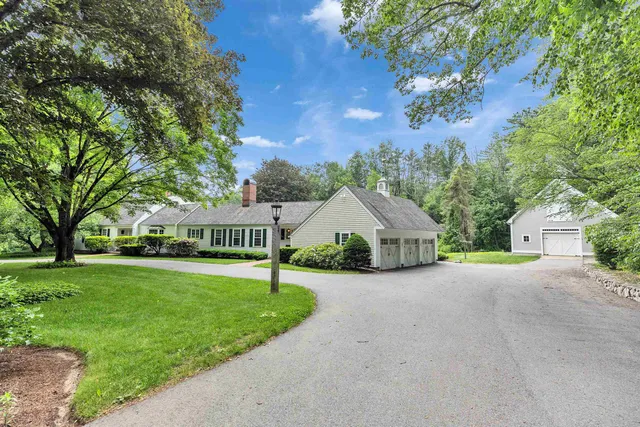 $1,600,000 | 16 Storybrook Lane, Amherst, NH 03031