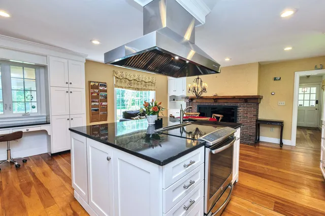 $1,600,000 | 16 Storybrook Lane, Amherst, NH 03031