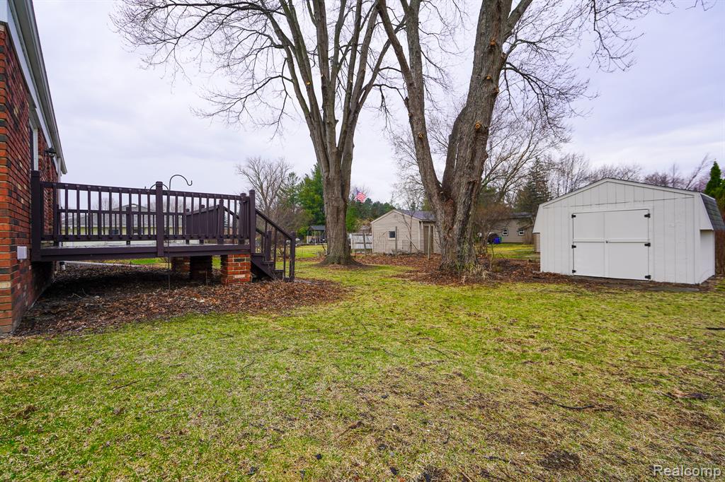 46985 Heydenreich Road Macomb, MI 48044 - Photo 7 of 60