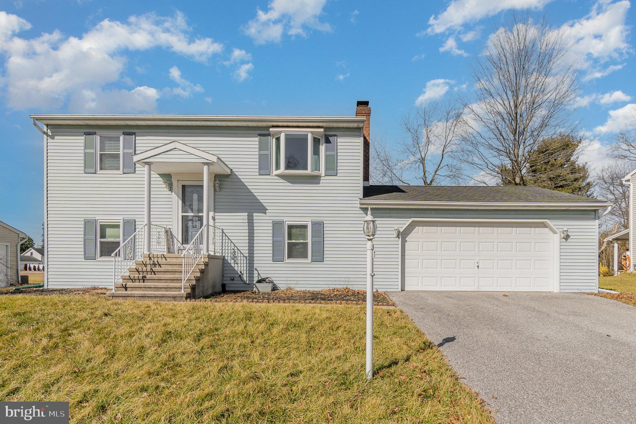 Welcome to 2333 Heather Rd!