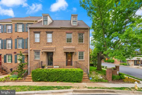 $860,000 | 1242 Michigan Court, Alexandria, VA 22314