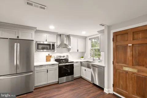 $860,000 | 1242 Michigan Court, Alexandria, VA 22314