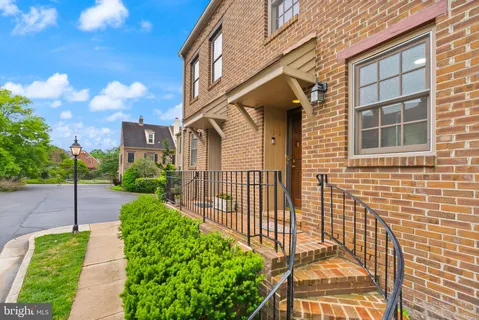 $860,000 | 1242 Michigan Court, Alexandria, VA 22314