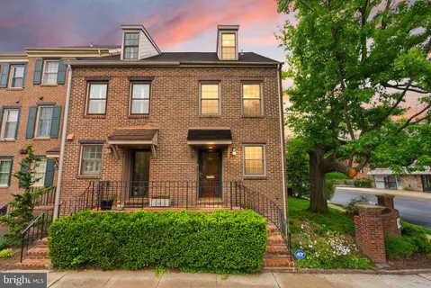 $860,000 | 1242 Michigan Court, Alexandria, VA 22314
