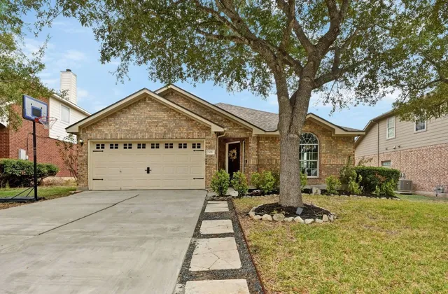 $319,900 | 106 Pecanwood North, Kyle, TX 78640