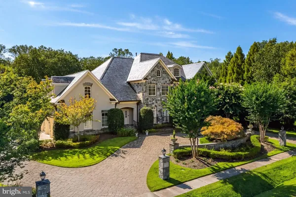 $4,299,000 | 8305 Fox Haven Drive, McLean, VA 22102