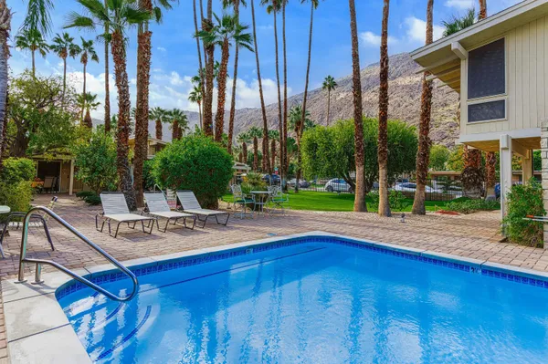 $549,000 | 290 San Jacinto Drive, Unit 8, Palm Springs, CA 92262