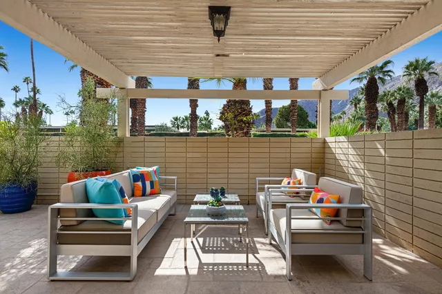 $569,000 | 290 San Jacinto Drive, Unit 8, Palm Springs, CA 92262