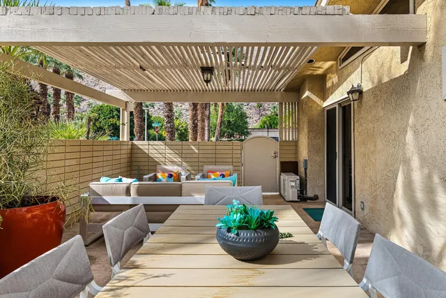 $569,000 | 290 San Jacinto Drive, Unit 8, Palm Springs, CA 92262