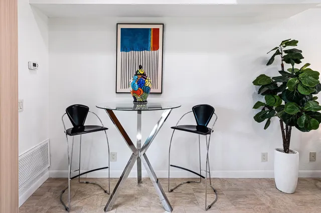 $569,000 | 290 San Jacinto Drive, Unit 8, Palm Springs, CA 92262