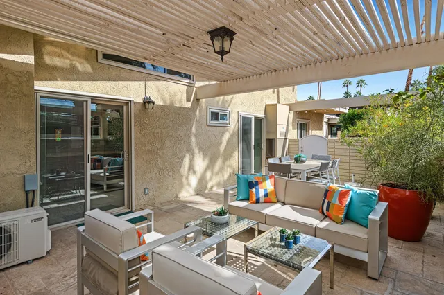 $569,000 | 290 San Jacinto Drive, Unit 8, Palm Springs, CA 92262
