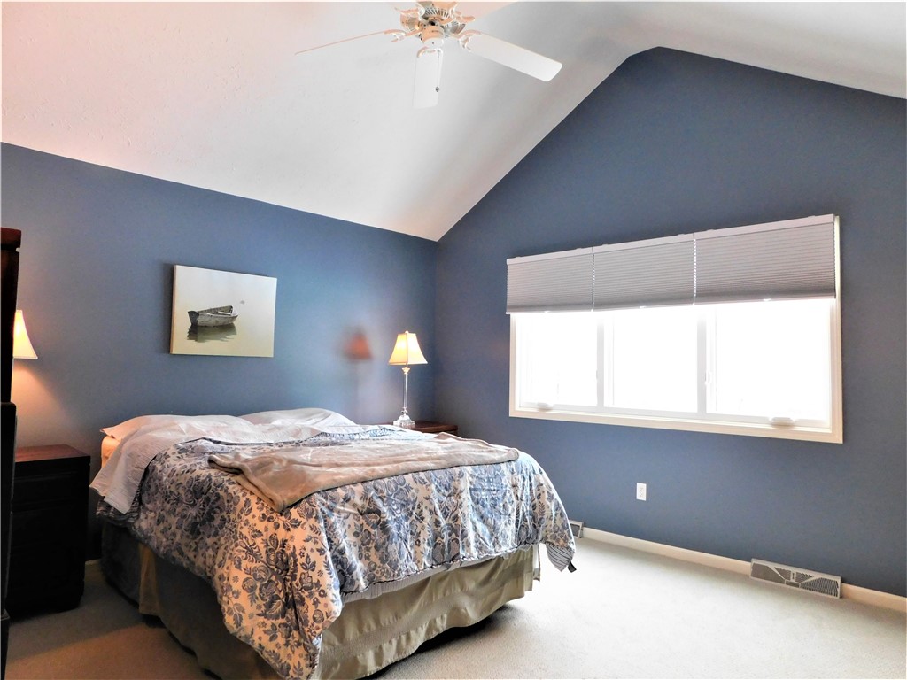 333 Reef Point Circle Webster, NY 14580 - Photo 5 of 49